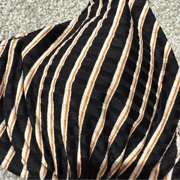 NWT Shade and Shore Striped Black, Orange, and Beige Underwire Swim Top Size 36B - Picture 2 of 7